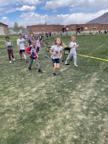 Students running in the fun run